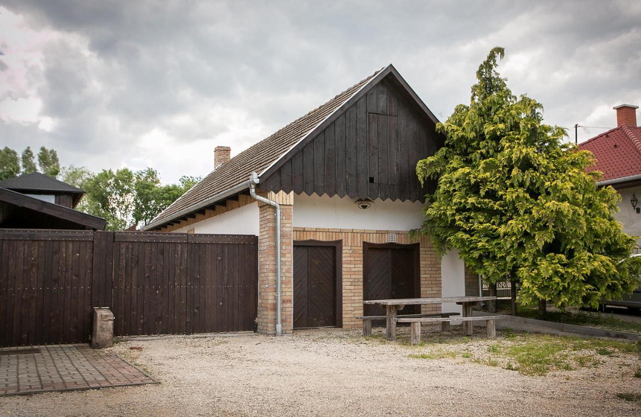 Forrás vendégház Dunaegyhaza Exterior foto
