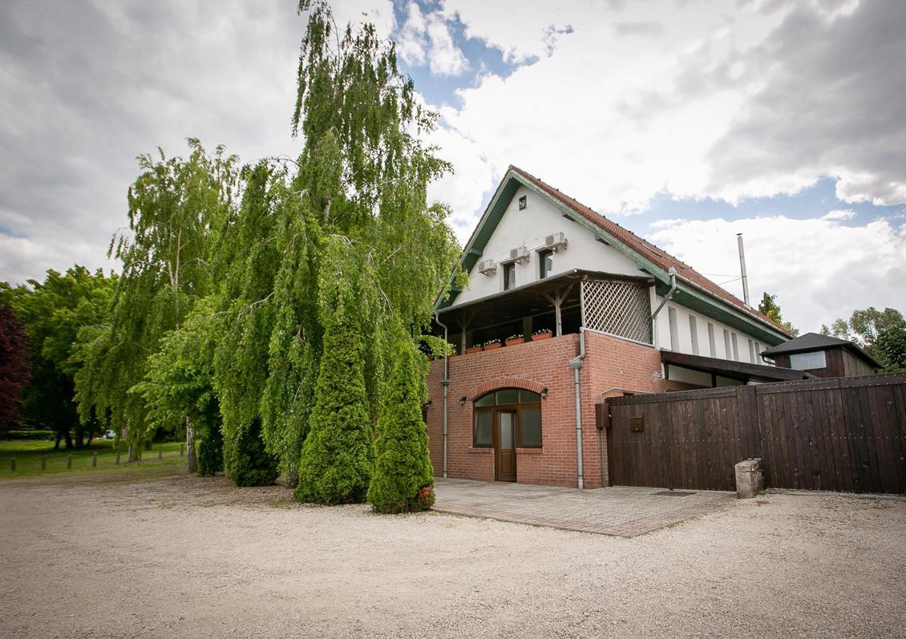 Forrás vendégház Dunaegyhaza Exterior foto